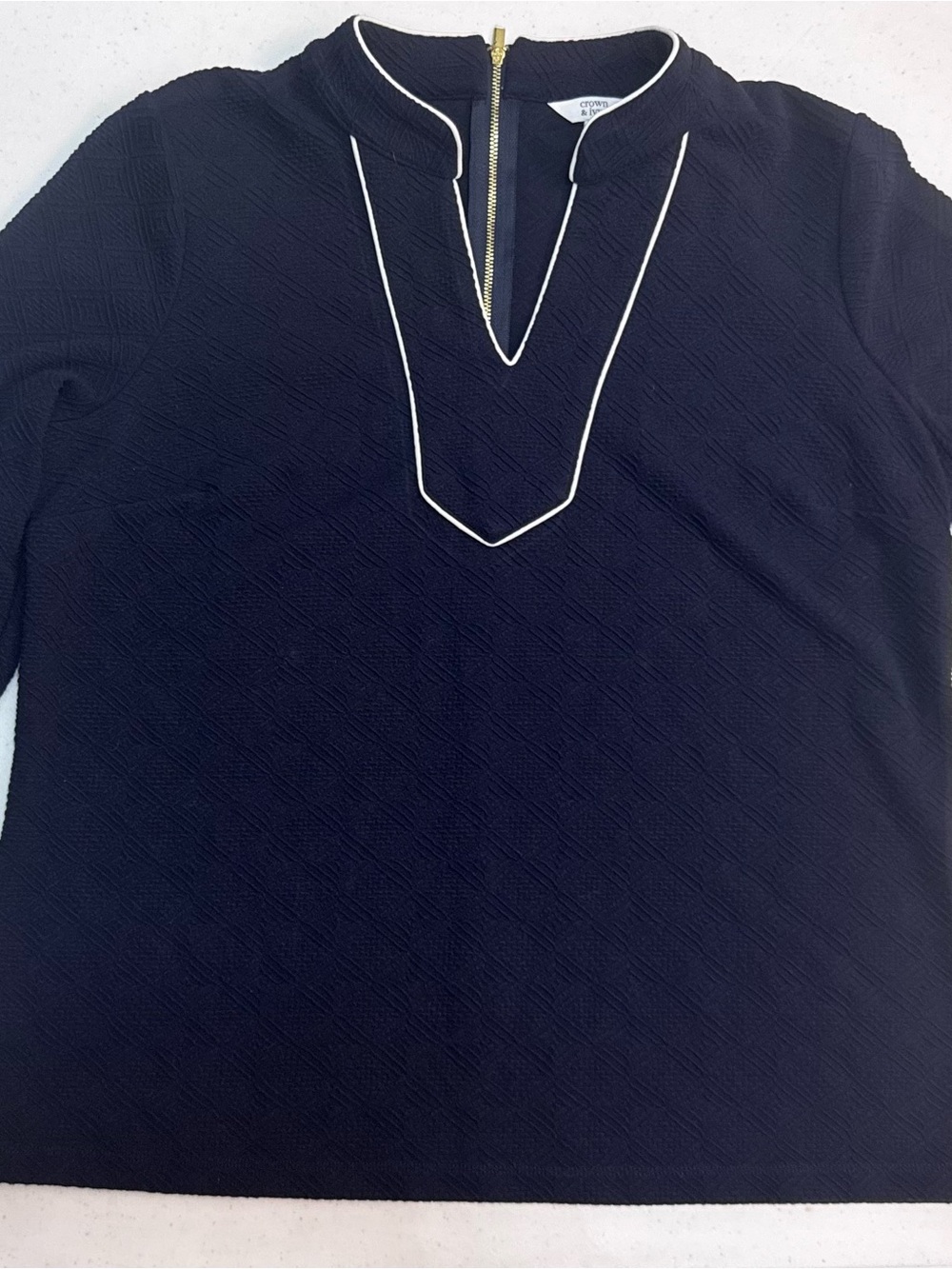 Crown & Ivy Women L Navy Textured Tunic Top White Piping Gold Zip 3/4 Sleeve